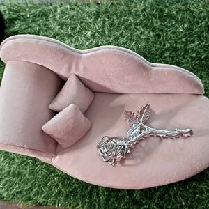 NWOT Rose 🌹 hair clip